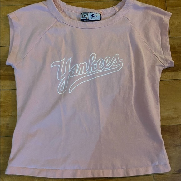 G-111 Sports by Carl Banks Cooperstown Collection Pink NLB Yankees T-Shirt - Picture 6 of 10